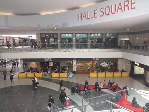 Halle Square photo