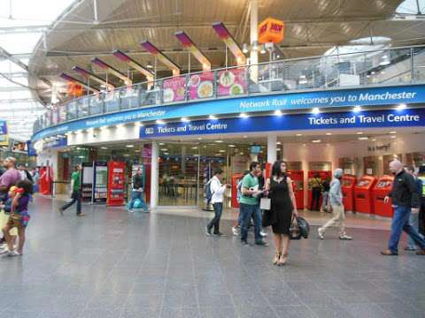 Piccadilly Rail Station photo